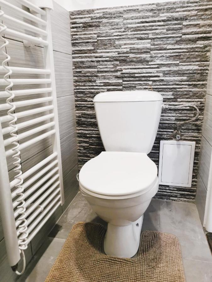 Apt 100 Прага Экстерьер фото