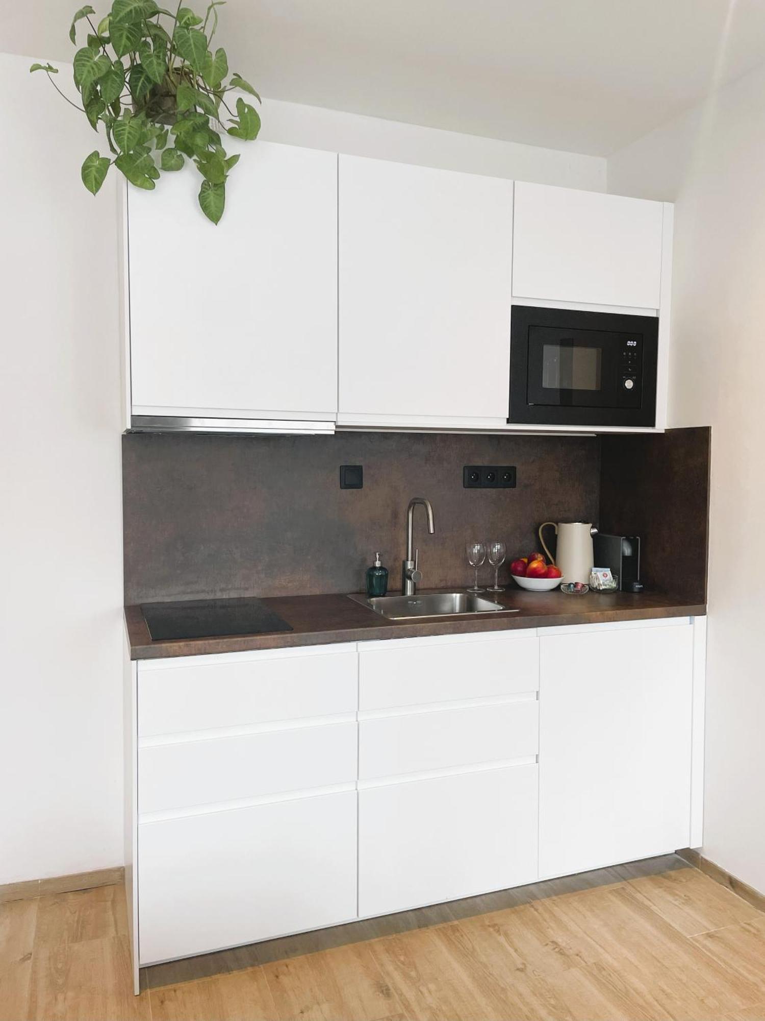 Apt 100 Прага Экстерьер фото