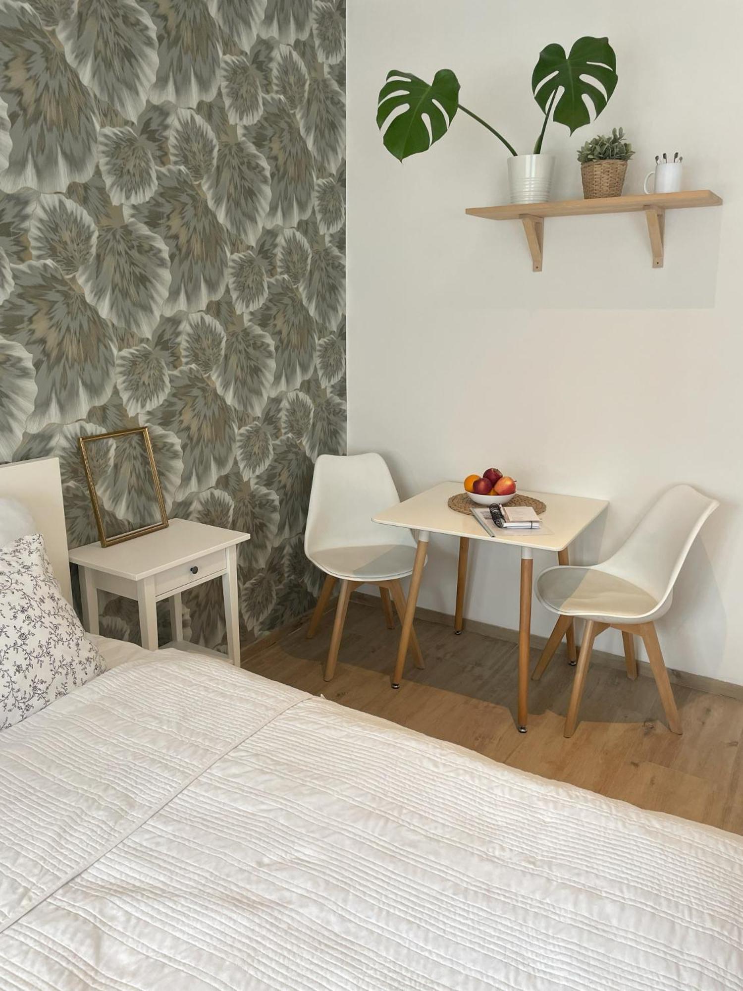Apt 100 Прага Экстерьер фото